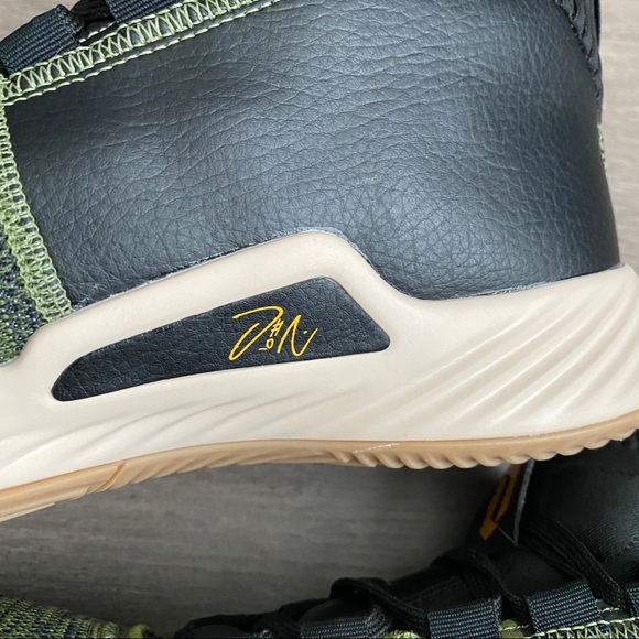 NWT Adidas Dame 5 Mens Shoes - Picture 9 of 9